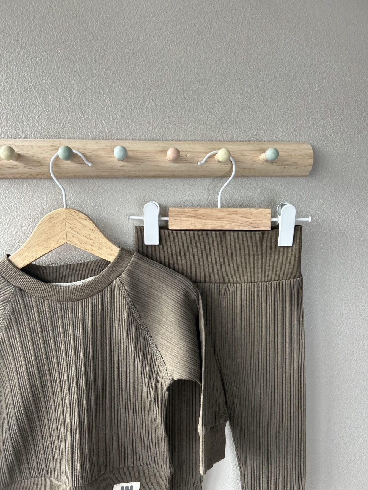 Soonikkoes komplekt – pluus ja legginsid - Image 2