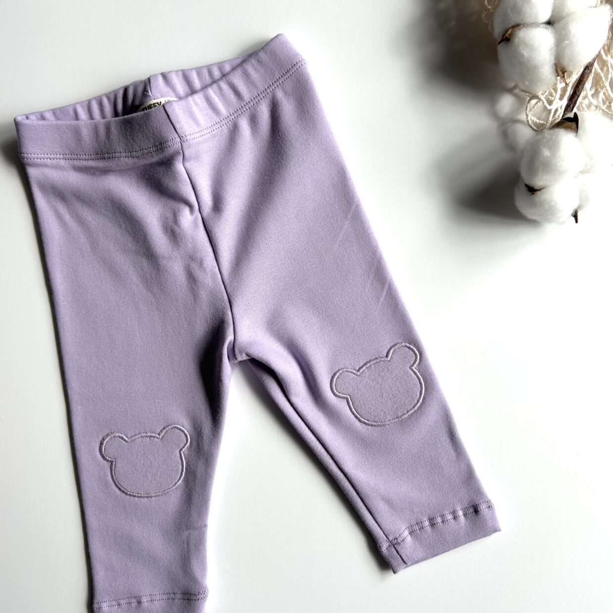 Puuvillasegust legginsid