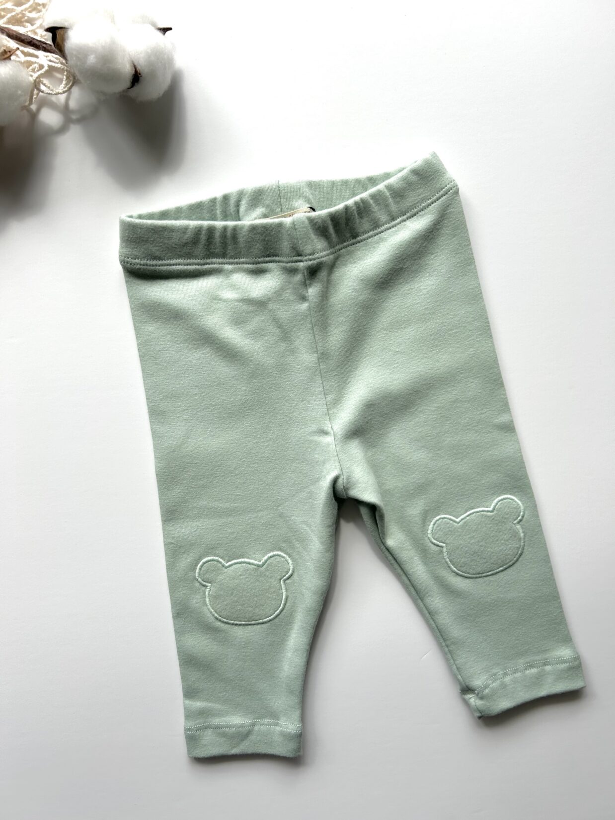 Puuvillasegust legginsid