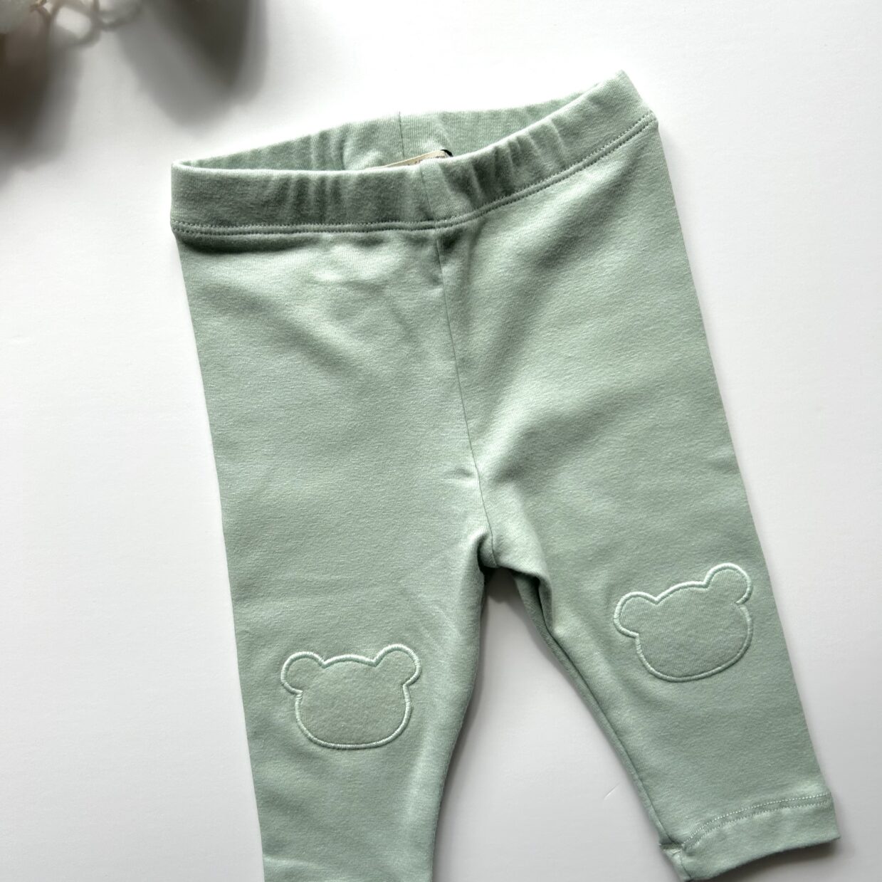 Puuvillasegust legginsid